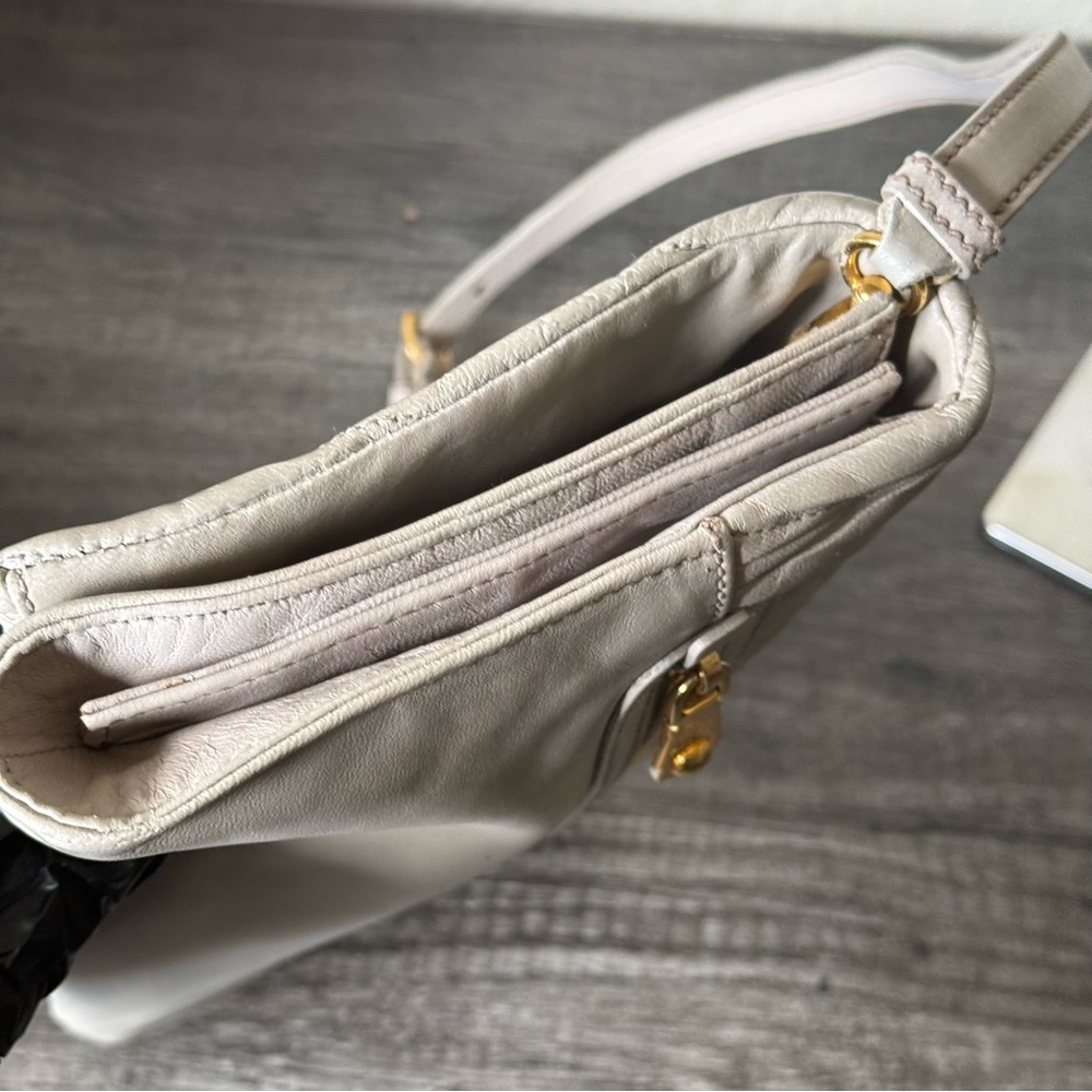💎MIU MIU Matelasse Gather Leather Shoulder/ Clutch Bag Gray/ EUC💎 - Picture 6 of 16